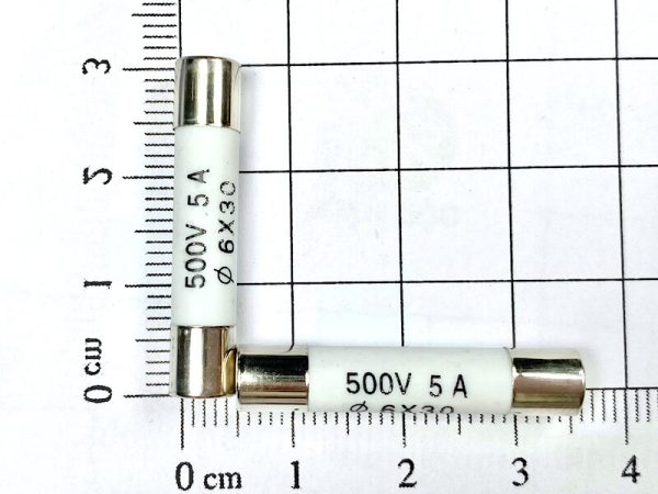 Cầu chì sứ R058 5A 500V kích thước 6X30MM - Linh Kiện Độc