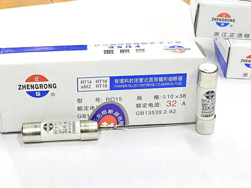 Rt. 18 Rt14 Cầu chì sứ RO15 RT18 RT14 32A 380V kích thước 10x38mm - Linh Kiện Độc