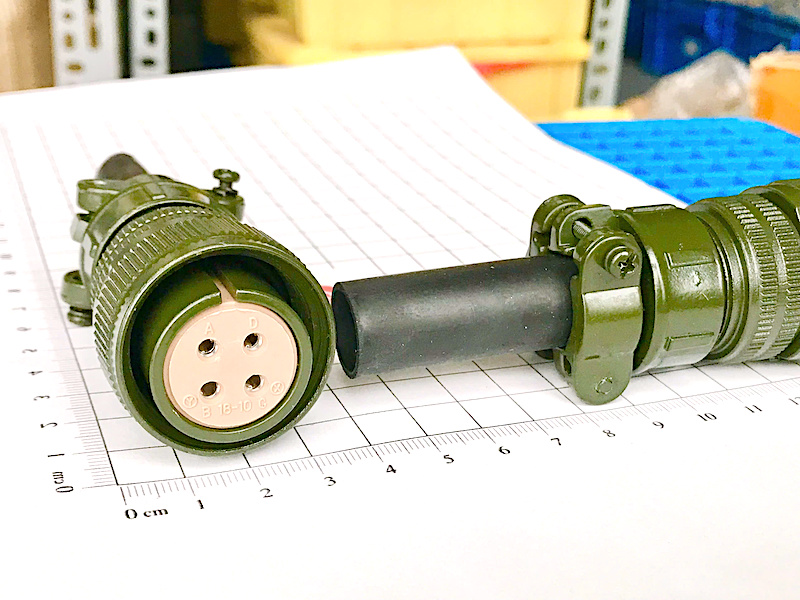 Đầu Giắc Cắm Thẳng 4 Lỗ Động Cơ Servo (B 18-10)