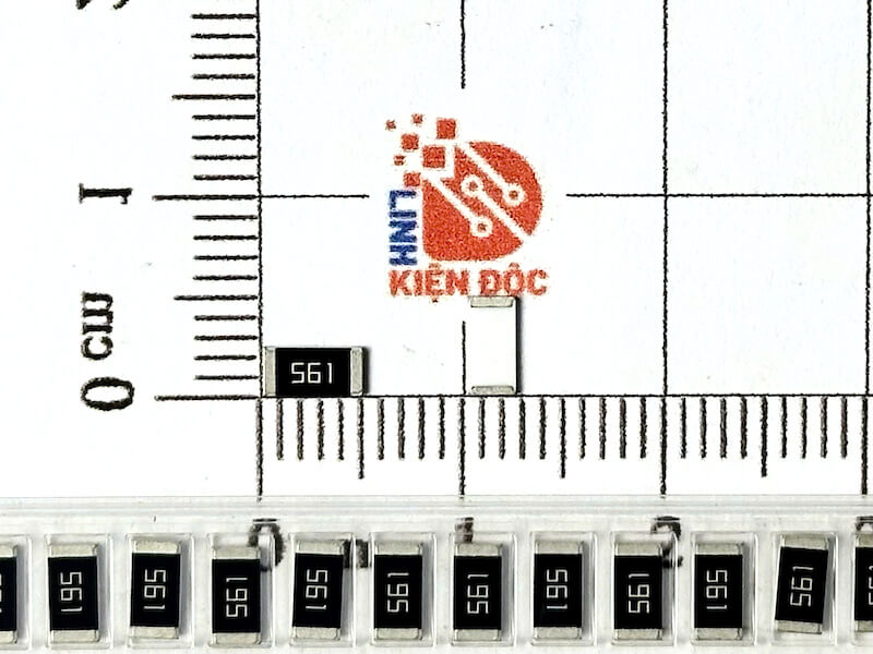 Điện trở dán 2010 560R 561 0.5W 5% (dây 10 chiếc)