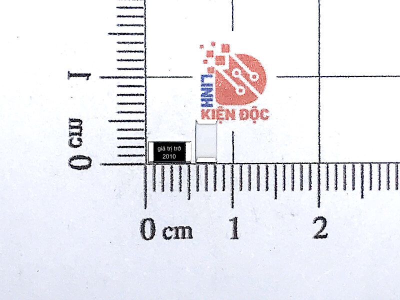 Điện trở dán 2010 8.2R 8R2 0.5W 5% (dây 10 chiếc)