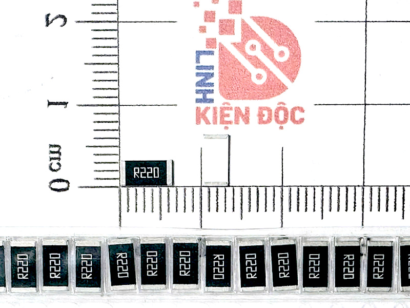 Điện trở dán 2512 0.22R R220-1W 5% (dây 10 chiếc)