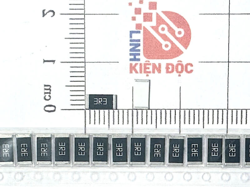 Điện trở dán 2512 3.3R 3R3-1W 5% (dây 10 chiếc)