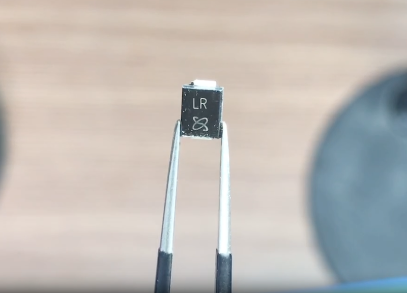 SMBJ17CA-E3/52 LR Diode TVS 17V DO-214AA - Ảnh 2