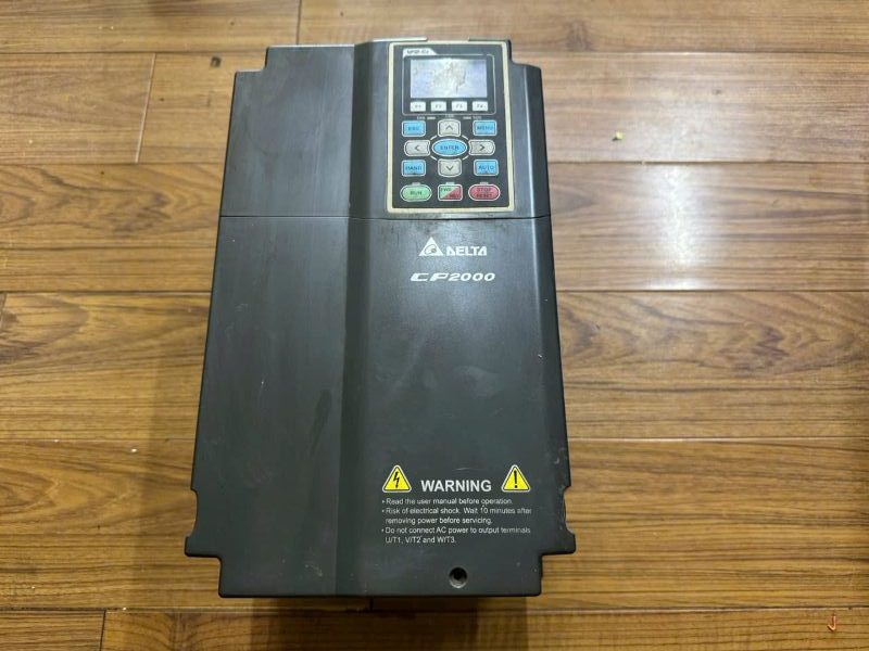 VFD150CP4EB-21 Biến tần Delta Delta công suất 15kw điện 380V tháo máy đẹp