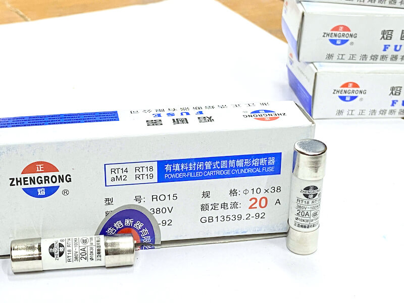 Rt. 18 Rt14 Cầu chì sứ RO15 RT18 RT14 20A 380VAC kích thước 10x38mm - Linh Kiện Độc
